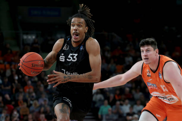 虑引入高薪 虑引入高薪